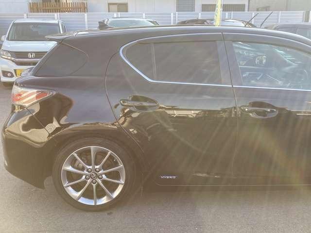 ＣＴ ＣＴ２００ｈ　クリエイティブ　テキスタイルインテリア　純正ナビ地デジＴＶ　バックカメラ　Ｂｌｕｅｔｏｏｔｈ　革シート　スマートキー　ＥＴＣ　プッシュスターター　ＬＥＤヘッドライト　ローダウン　アルミ（29枚目）