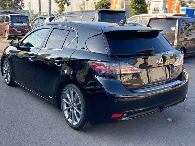 ＣＴ ＣＴ２００ｈ　クリエイティブ　テキスタイルインテリア　純正ナビ地デジＴＶ　バックカメラ　Ｂｌｕｅｔｏｏｔｈ　革シート　スマートキー　ＥＴＣ　プッシュスターター　ＬＥＤヘッドライト　ローダウン　アルミ（32枚目）