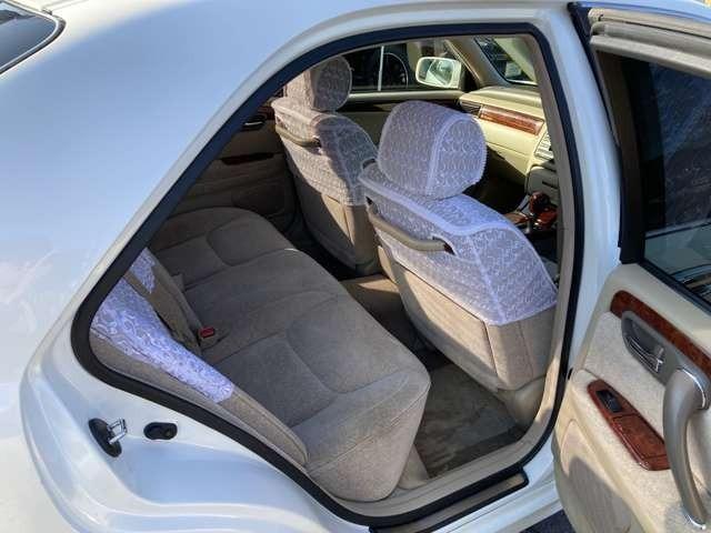 クラウン ロイヤルサルーン　プレミアム　車高調／深リム１９インチＡＷ／フロントスポイラー／キーレスエントリー／ＥＴＣ／クルーズコントロール／ＨＩＤヘッドライト／後期モデル／パール単色カラー（15枚目）