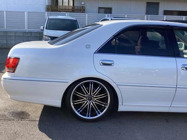 クラウン ロイヤルサルーン　プレミアム　車高調／深リム１９インチＡＷ／フロントスポイラー／キーレスエントリー／ＥＴＣ／クルーズコントロール／ＨＩＤヘッドライト／後期モデル／パール単色カラー（25枚目）