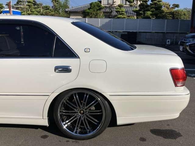 クラウン ロイヤルサルーン　プレミアム　車高調／深リム１９インチＡＷ／フロントスポイラー／キーレスエントリー／ＥＴＣ／クルーズコントロール／ＨＩＤヘッドライト／後期モデル／パール単色カラー（28枚目）