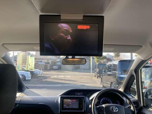 ヴォクシー ハイブリッドV 後席モニター 純正ナビ地デジTV バックカメラ Bluetooth 両側電動スライドドア スマートキー ETC プッシュスターター LEDヘッドライト 車検2年付(3枚目)