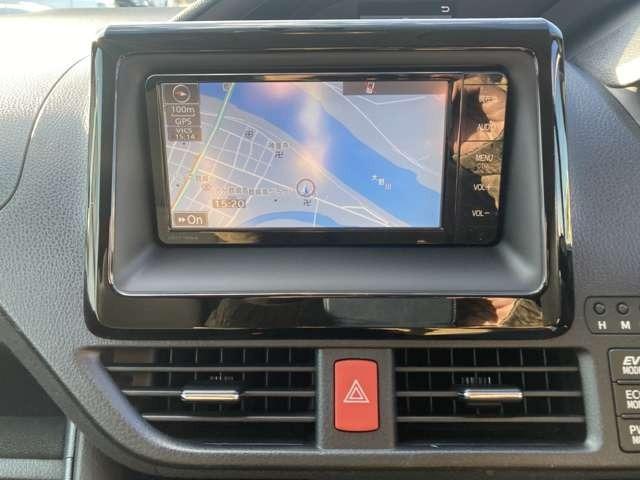 ヴォクシー ハイブリッドV 後席モニター 純正ナビ地デジTV バックカメラ Bluetooth 両側電動スライドドア スマートキー ETC プッシュスターター LEDヘッドライト 車検2年付(4枚目)