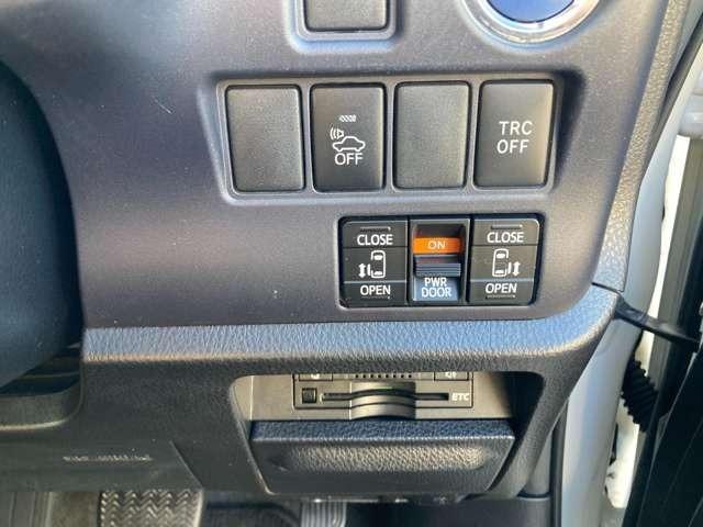 ヴォクシー ハイブリッドV 後席モニター 純正ナビ地デジTV バックカメラ Bluetooth 両側電動スライドドア スマートキー ETC プッシュスターター LEDヘッドライト 車検2年付(8枚目)