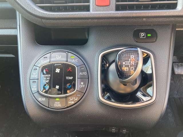 ヴォクシー ハイブリッドV 後席モニター 純正ナビ地デジTV バックカメラ Bluetooth 両側電動スライドドア スマートキー ETC プッシュスターター LEDヘッドライト 車検2年付(11枚目)