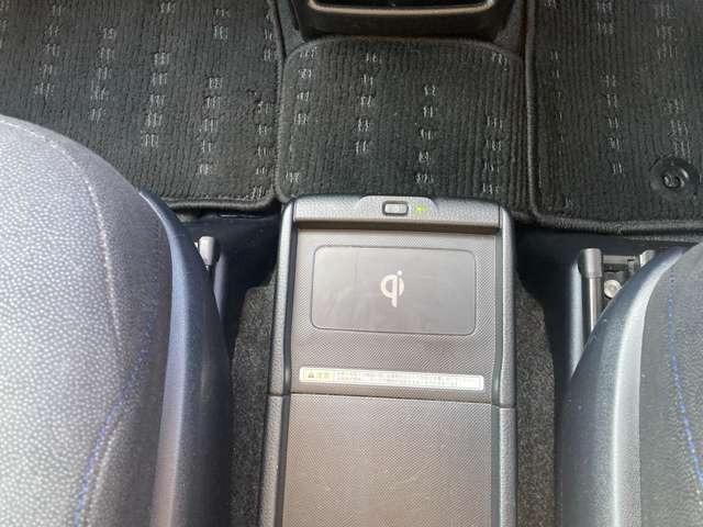 ヴォクシー ハイブリッドV 後席モニター 純正ナビ地デジTV バックカメラ Bluetooth 両側電動スライドドア スマートキー ETC プッシュスターター LEDヘッドライト 車検2年付(12枚目)