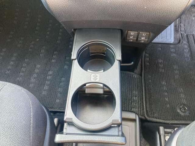 ヴォクシー ハイブリッドV 後席モニター 純正ナビ地デジTV バックカメラ Bluetooth 両側電動スライドドア スマートキー ETC プッシュスターター LEDヘッドライト 車検2年付(17枚目)