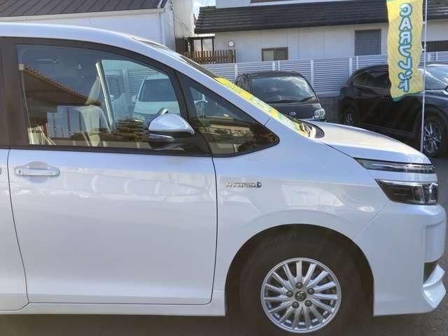 ヴォクシー ハイブリッドV 後席モニター 純正ナビ地デジTV バックカメラ Bluetooth 両側電動スライドドア スマートキー ETC プッシュスターター LEDヘッドライト 車検2年付(32枚目)