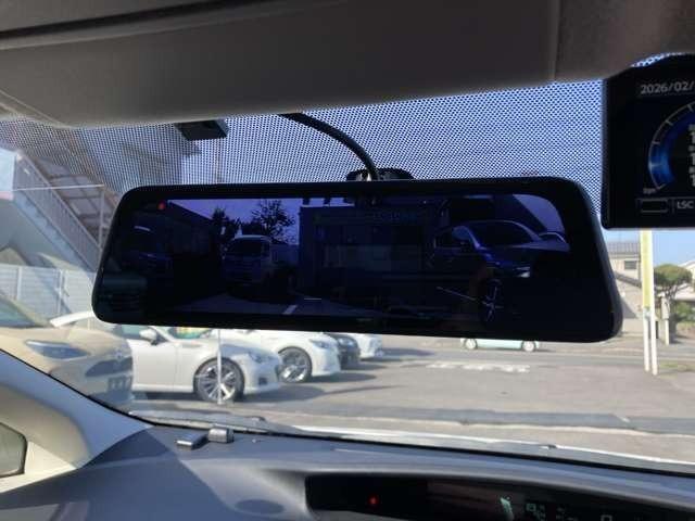 プリウス Sツーリングセレクション・G’s 純正ナビ地デジTV/Bluetooth/バックカメラ/デジタルインナーミラー/ETC/スマートキー/プッシュスターター/クルーズコントロール/HIDヘッドライト/専用パーツ(9枚目)