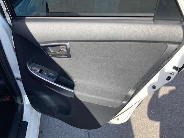 プリウス Sツーリングセレクション・G’s 純正ナビ地デジTV/Bluetooth/バックカメラ/デジタルインナーミラー/ETC/スマートキー/プッシュスターター/クルーズコントロール/HIDヘッドライト/専用パーツ(21枚目)