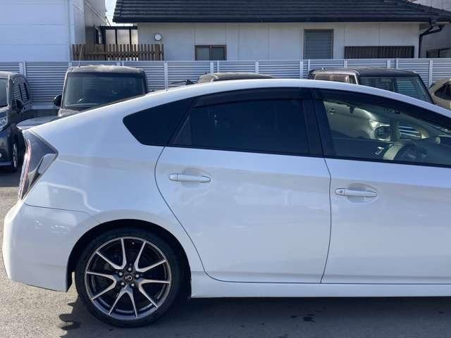 プリウス Sツーリングセレクション・G’s 純正ナビ地デジTV/Bluetooth/バックカメラ/デジタルインナーミラー/ETC/スマートキー/プッシュスターター/クルーズコントロール/HIDヘッドライト/専用パーツ(29枚目)