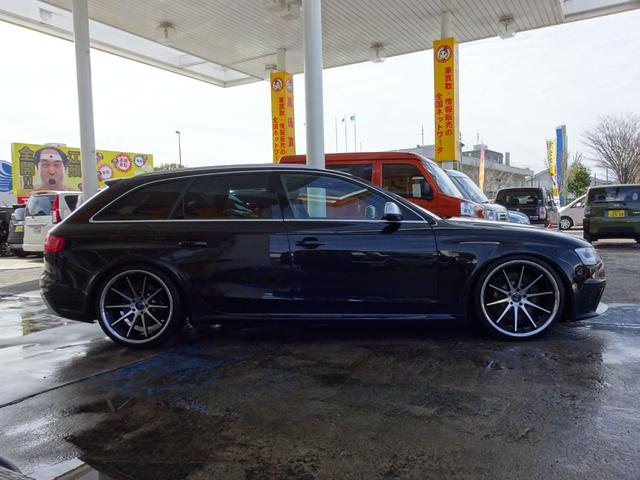 アウディ ＲＳ４アバント