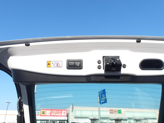 プリウス Ｚ　１２．３型ディスプレイナビ　モデリスタエアロ　全方位カメラ　ＥＴＣ２．０　純正ＡＷ　デジタルインナーミラー　ドラレコ　レザーシート　パワーシート　シートエアコン　ステアリングヒーター　パワーバッグドア（10枚目）