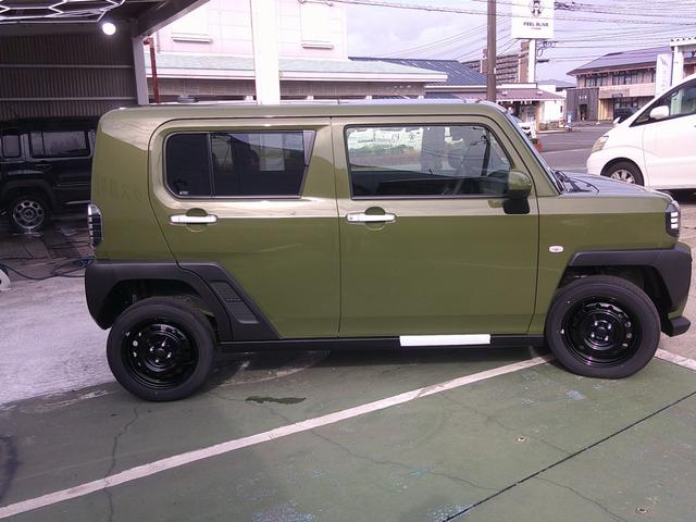 タフト X 届出済み未使用車 スマートキー バックカメラ LEDヘッドライト フロアマット スマートアシスト パノラマルーフ(5枚目)