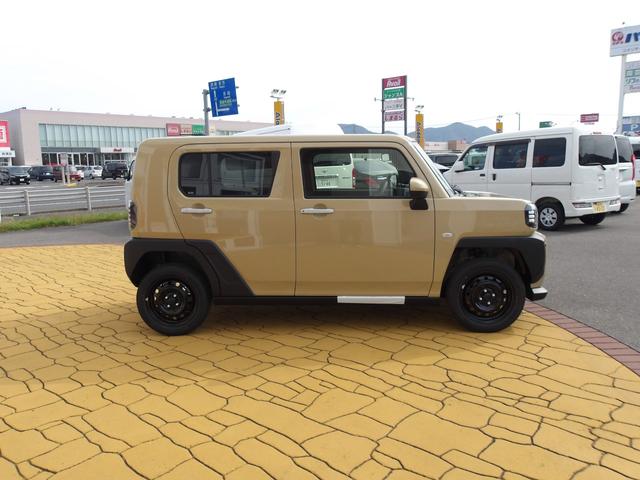 タフト X 届出済み未使用車 スマートキー バックカメラ LEDヘッドライト フロアマット スマートアシスト パノラマルーフ(3枚目)