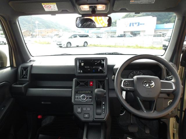 タフト X 届出済み未使用車 スマートキー バックカメラ LEDヘッドライト フロアマット スマートアシスト パノラマルーフ(11枚目)