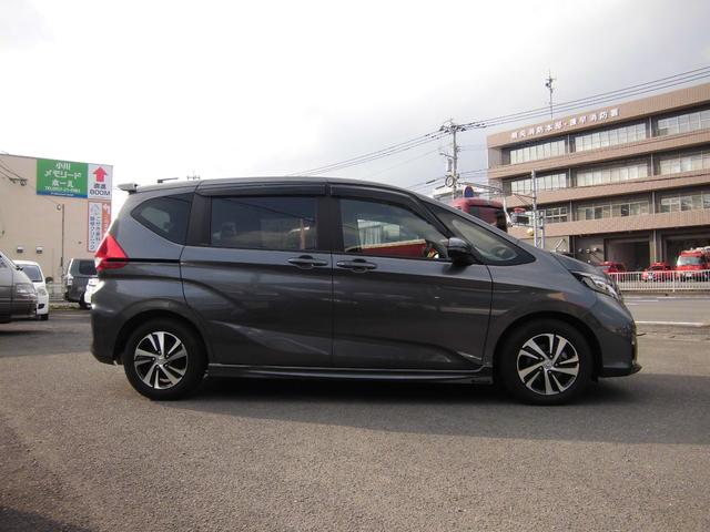 フリード Ｇ・ホンダセンシング　社外ナビ　バックカメラ　ＥＴＣ　クルーズコントロール　両側パワスラ　純正アルミホイール　ハーフレザーシート　ＬＥＤヘッドライト（4枚目）