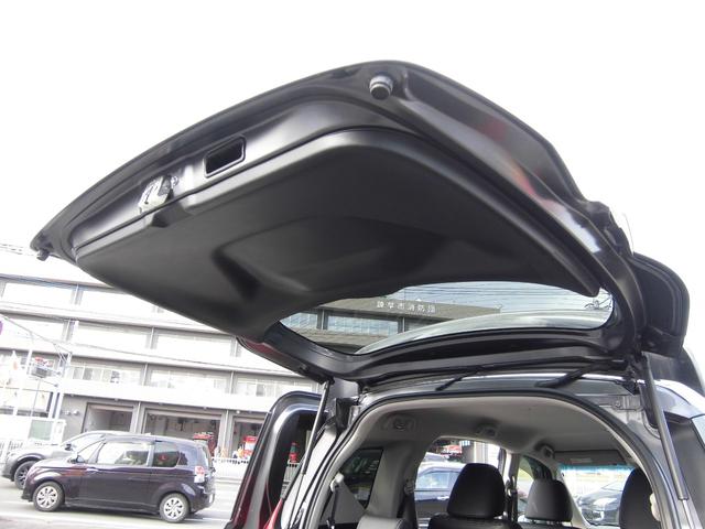 フリード Ｇ・ホンダセンシング　社外ナビ　バックカメラ　ＥＴＣ　クルーズコントロール　両側パワスラ　純正アルミホイール　ハーフレザーシート　ＬＥＤヘッドライト（13枚目）