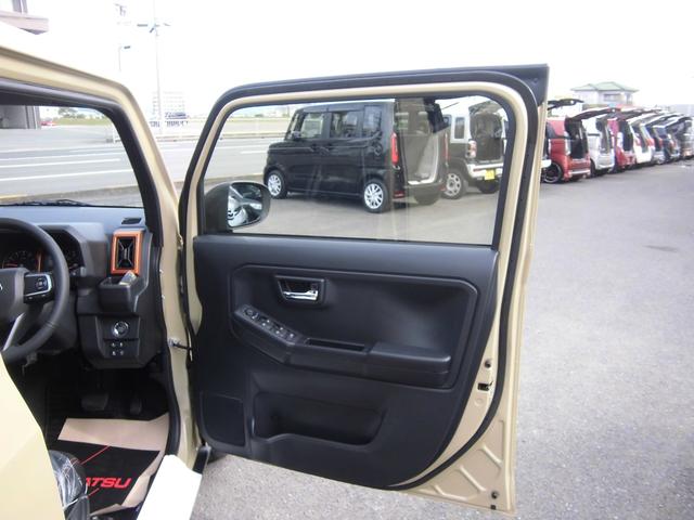 タフト G 届出済み未使用車 スマートアシスト スマートキー シートヒーター LEDヘッドライト パノラマルーフ バックカメラ ルーフレール フロアマット 純正アルミホイール(2枚目)