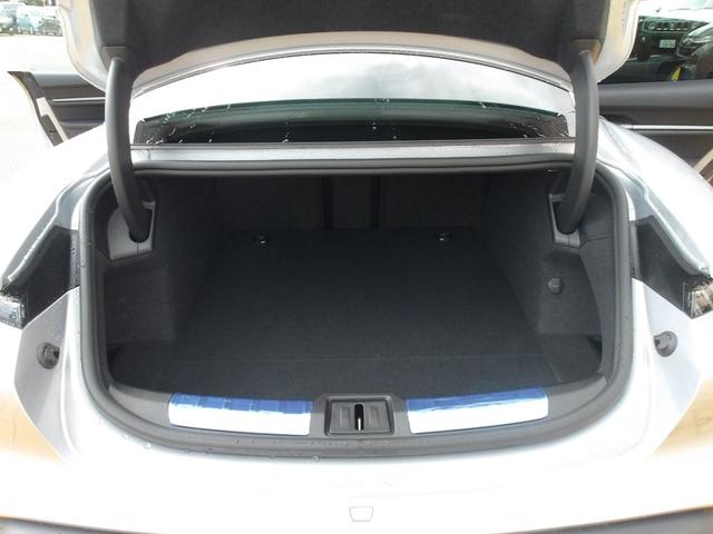 タイカン タイカン パフォーマンスバッテリープラス スポーツクロノパッケージ BOSEサウンド 全方位カメラ 黒レザーシート ベンチレーター 前後ドラレコ 20インチAW マトリクスLED 5人乗り ソフトクローズドア(8枚目)