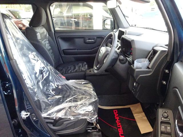 タフト Ｇ　ダーククロムベンチャー　届出済み未使用車　シートヒーター　ＬＥＤヘッドライト　バックカメラ　パノラマルーフ　ルーフレール　フロアマット　純正アルミホイール　スマートキー　スマートアシスト（3枚目）