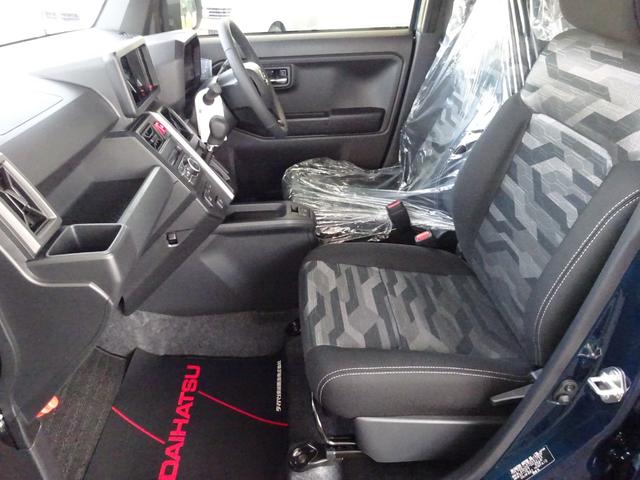 タフト Ｇ　ダーククロムベンチャー　届出済み未使用車　シートヒーター　ＬＥＤヘッドライト　バックカメラ　パノラマルーフ　ルーフレール　フロアマット　純正アルミホイール　スマートキー　スマートアシスト（22枚目）