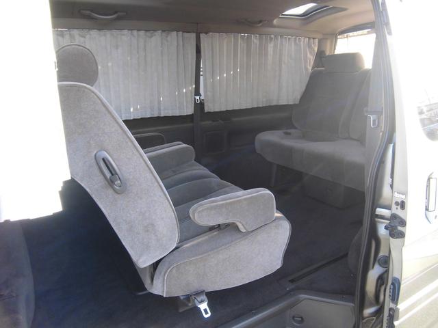 ハイエースワゴン スーパーカスタムリミテッド ディーゼルターボ トリプルムーンルーフ 2列目回転シート 社外オーディオ キーレス(6枚目)