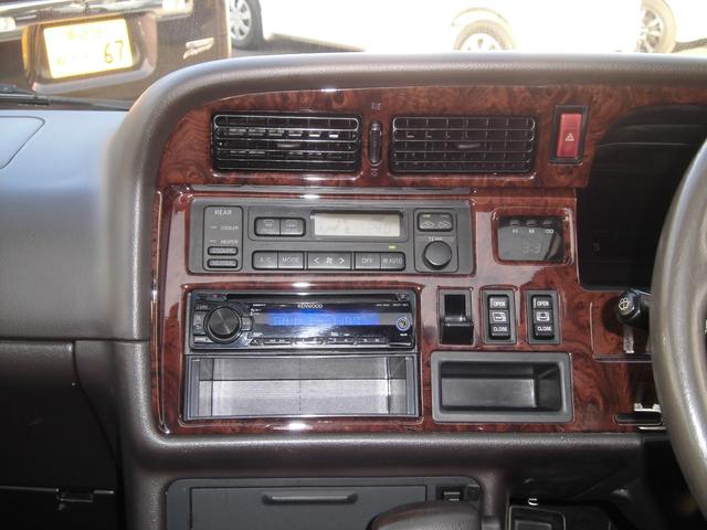 ハイエースワゴン スーパーカスタムリミテッド ディーゼルターボ トリプルムーンルーフ 2列目回転シート 社外オーディオ キーレス(17枚目)