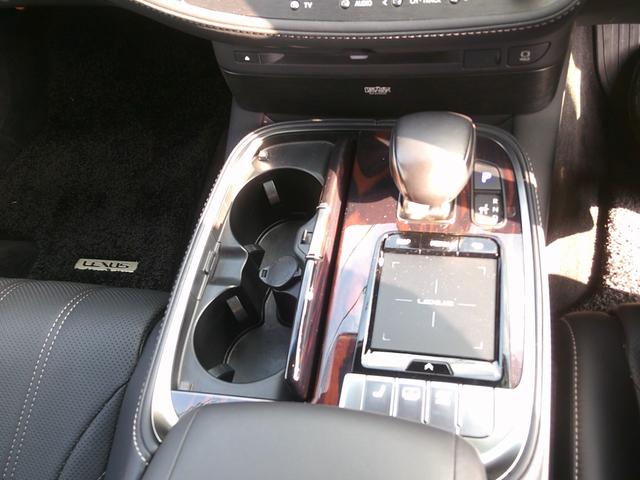 ＬＳ ＬＳ５００ｈ　エグゼクティブ　メーカーナビ　フルセグ　全方位カメラ　サンルーフ　マークレビンソン　リアエンターテインメント　レザーシート　ベンチレーター（15枚目）