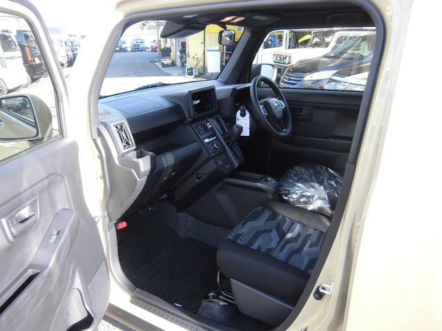 タフト Ｘ　届出済み未使用車　スマートキー　バックカメラ　ＬＥＤヘッドライト　フロアマット　スマートアシスト　パノラマルーフ（12枚目）