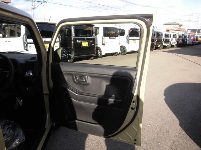 タフト Ｘ　届出済み未使用車　スマートキー　バックカメラ　ＬＥＤヘッドライト　フロアマット　スマートアシスト　パノラマルーフ（14枚目）