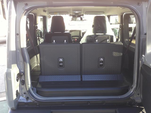 ジムニー ＸＣ　届出済み未使用車　スマートキー×２　シートヒーター　純正アルミ　ＬＥＤヘッドライト　スズキセーフティ（3枚目）