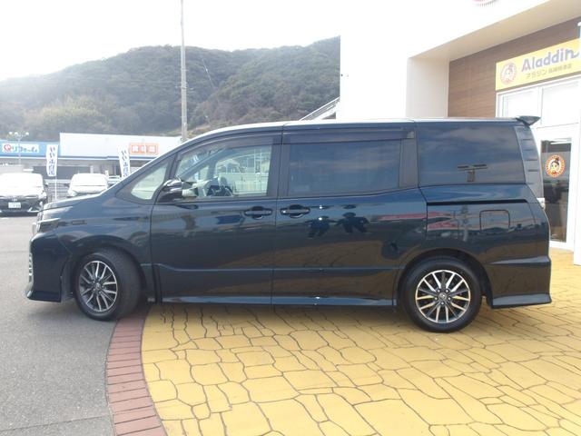 ヴォクシー ＺＳ　社外ナビ　バックカメラ　フリップダウンモニター　パワスラ　ＬＥＤヘッドライト　スマートキー　ツインムーンルーフ　純正アルミホイール（8枚目）