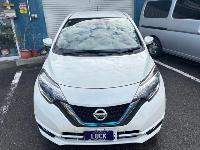 ノート ｅ－パワー　メダリスト　アラウンドビュー　ＥＴＣ　インテリジェントルームミラー　踏み間違え防止アシスト（2枚目）