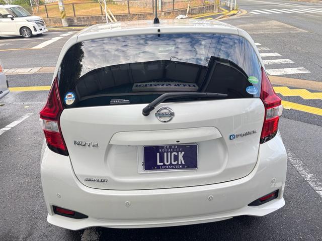 ノート ｅ－パワー　メダリスト　アラウンドビュー　ＥＴＣ　インテリジェントルームミラー　踏み間違え防止アシスト（3枚目）