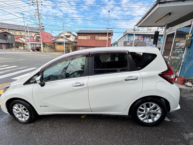 ノート ｅ－パワー　メダリスト　アラウンドビュー　ＥＴＣ　インテリジェントルームミラー　踏み間違え防止アシスト（5枚目）