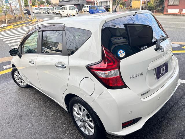 ノート ｅ－パワー　メダリスト　アラウンドビュー　ＥＴＣ　インテリジェントルームミラー　踏み間違え防止アシスト（9枚目）