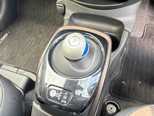 ノート ｅ－パワー　メダリスト　アラウンドビュー　ＥＴＣ　インテリジェントルームミラー　踏み間違え防止アシスト（11枚目）