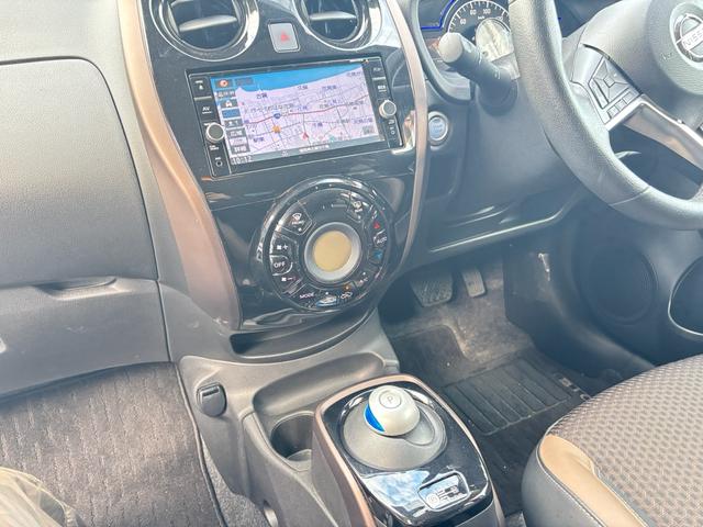 ノート ｅ－パワー　メダリスト　アラウンドビュー　ＥＴＣ　インテリジェントルームミラー　踏み間違え防止アシスト（14枚目）