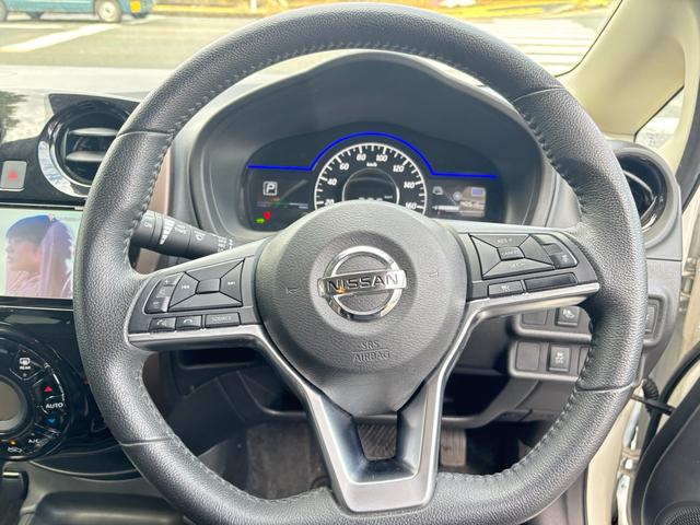 ノート ｅ－パワー　メダリスト　アラウンドビュー　ＥＴＣ　インテリジェントルームミラー　踏み間違え防止アシスト（15枚目）