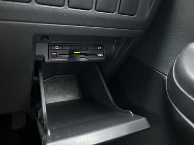 ヴェルファイア ２．４Ｚ　ナビ地デジＴＶ　バックカメラ　Ｂｌｕｅｔｏｏｔｈ　後席モニター　両側電動スライドドア　スマートキー　ＥＴＣ　プッシュスターター　ＨＩＤヘッドライト　クリアランスソナー（26枚目）