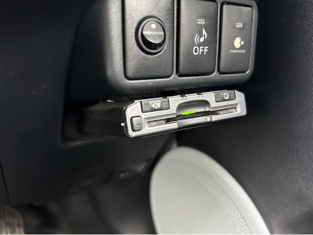 アクア Ｓ　ナビ地デジＴＶ　バックカメラ　ＥＴＣ　スマートキー　プッシュスターター　電動格納ドアミラー　ＡＢＳ　運転席・助手席エアバック（19枚目）