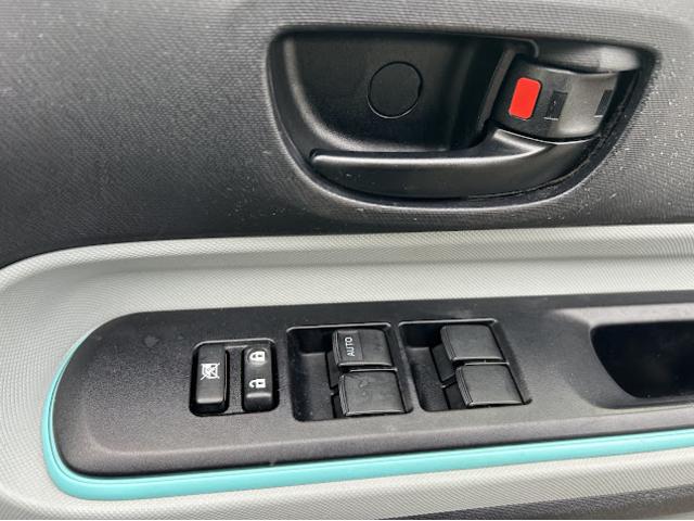 アクア Ｓ　ナビ地デジＴＶ　バックカメラ　ＥＴＣ　スマートキー　プッシュスターター　電動格納ドアミラー　ＡＢＳ　運転席・助手席エアバック（21枚目）