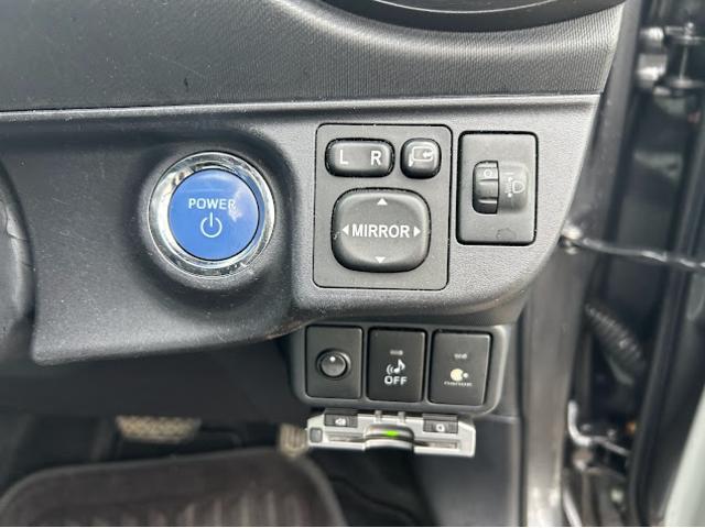 アクア Ｓ　ナビ地デジＴＶ　バックカメラ　ＥＴＣ　スマートキー　プッシュスターター　電動格納ドアミラー　ＡＢＳ　運転席・助手席エアバック（22枚目）