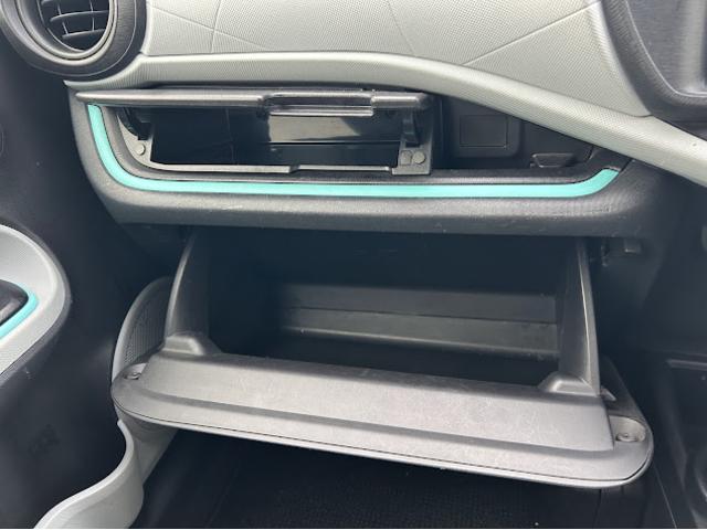 アクア Ｓ　ナビ地デジＴＶ　バックカメラ　ＥＴＣ　スマートキー　プッシュスターター　電動格納ドアミラー　ＡＢＳ　運転席・助手席エアバック（41枚目）