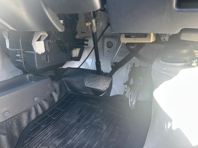 キャリイトラック 　４ＷＤ　　エアコン　オートマ（26枚目）