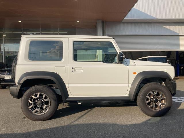 ジムニーシエラ ＪＣ　Ｉストップ　アルミホイル　車線逸脱警報装置　キーフリー　スマートキ－　オートＬＥＤ　パワーステアリング　Ｗエアバッグ　横滑り防止機能　フルオートエアコン　ＰＷ　シートヒータ　ＬＥＤヘットライト　ＡＢＳ（6枚目）