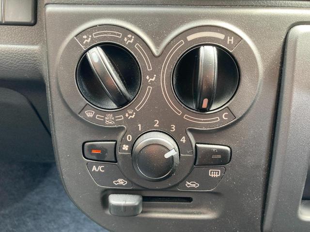 アルト Ａ　リアコーナーセンサー　カーテンエアバック　パワーウィンドー　車線逸脱警報　オートハイビーム　エアバック　エネチャージ　パワステ　横滑り防止装置　マニュアルエアコン　ＡＢＳ　キーレスリモコン（18枚目）