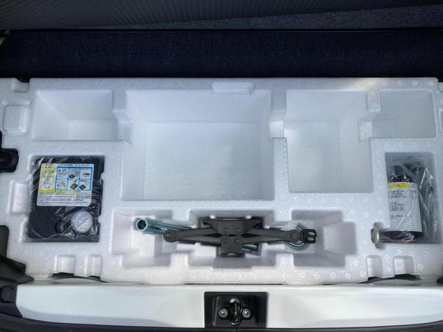 アルト Ａ　リアコーナーセンサー　カーテンエアバック　パワーウィンドー　車線逸脱警報　オートハイビーム　エアバック　エネチャージ　パワステ　横滑り防止装置　マニュアルエアコン　ＡＢＳ　キーレスリモコン（29枚目）