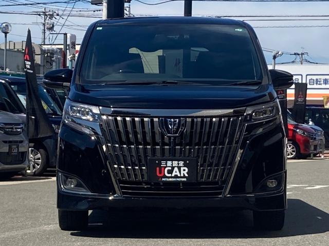 エスクァイア Ｇｉ　プレミアムパッケージ　ブラックテーラード　衝突軽減　盗難防止システム　３列　スマキー　ＬＥＤライト　キーフリー　オートクルーズコントロール　アイドリングストップ　横滑り防止機能　エアバッグ　オートエアコン　ＡＢＳ　ＥＴＣ　メモリーナビ　ナビ（3枚目）